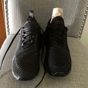 Black Nike Air Max 270